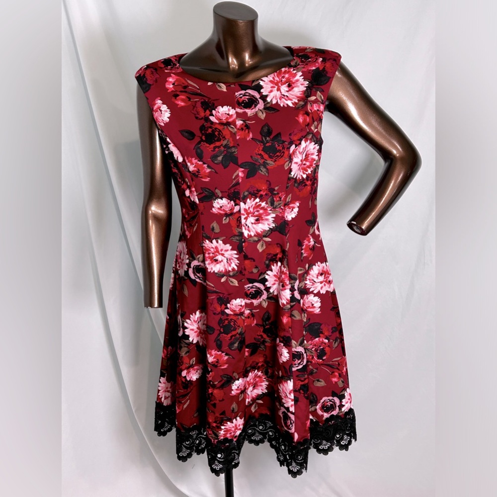 Roz & Ali Floral fit flare dress - size 6